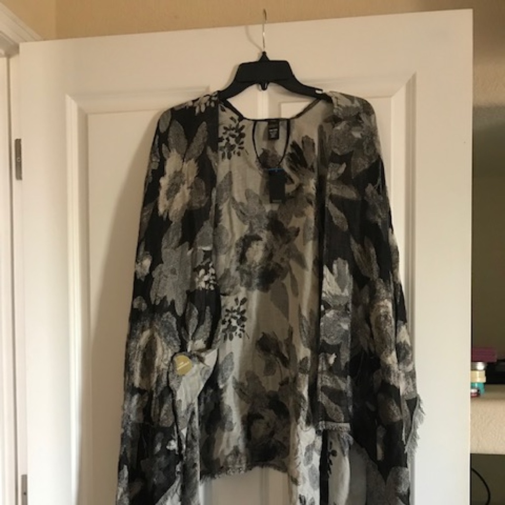 Mixit Reversible Floral Wrap